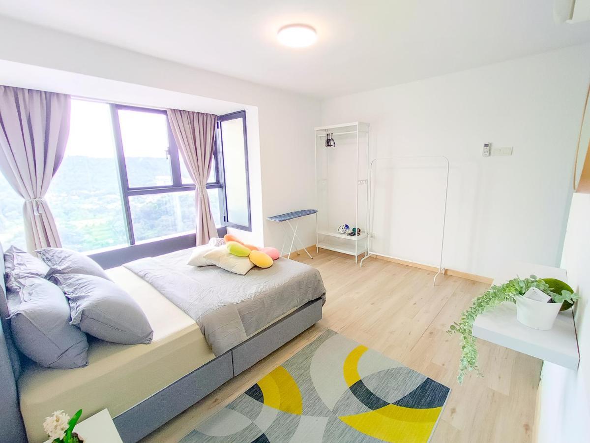 Apartment Empire Pj By Manhattan Group