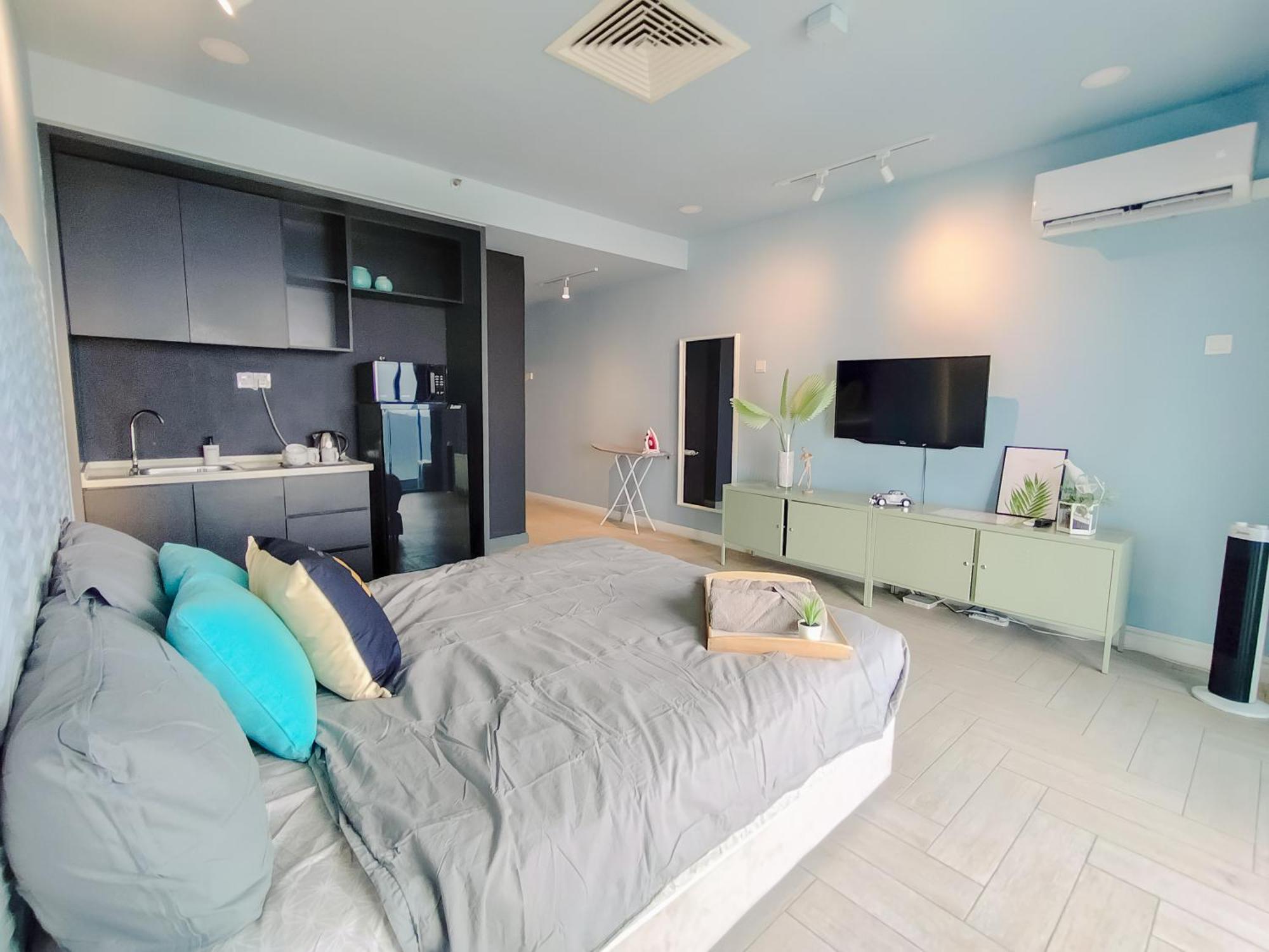 Empire Pj By Manhattan Group *