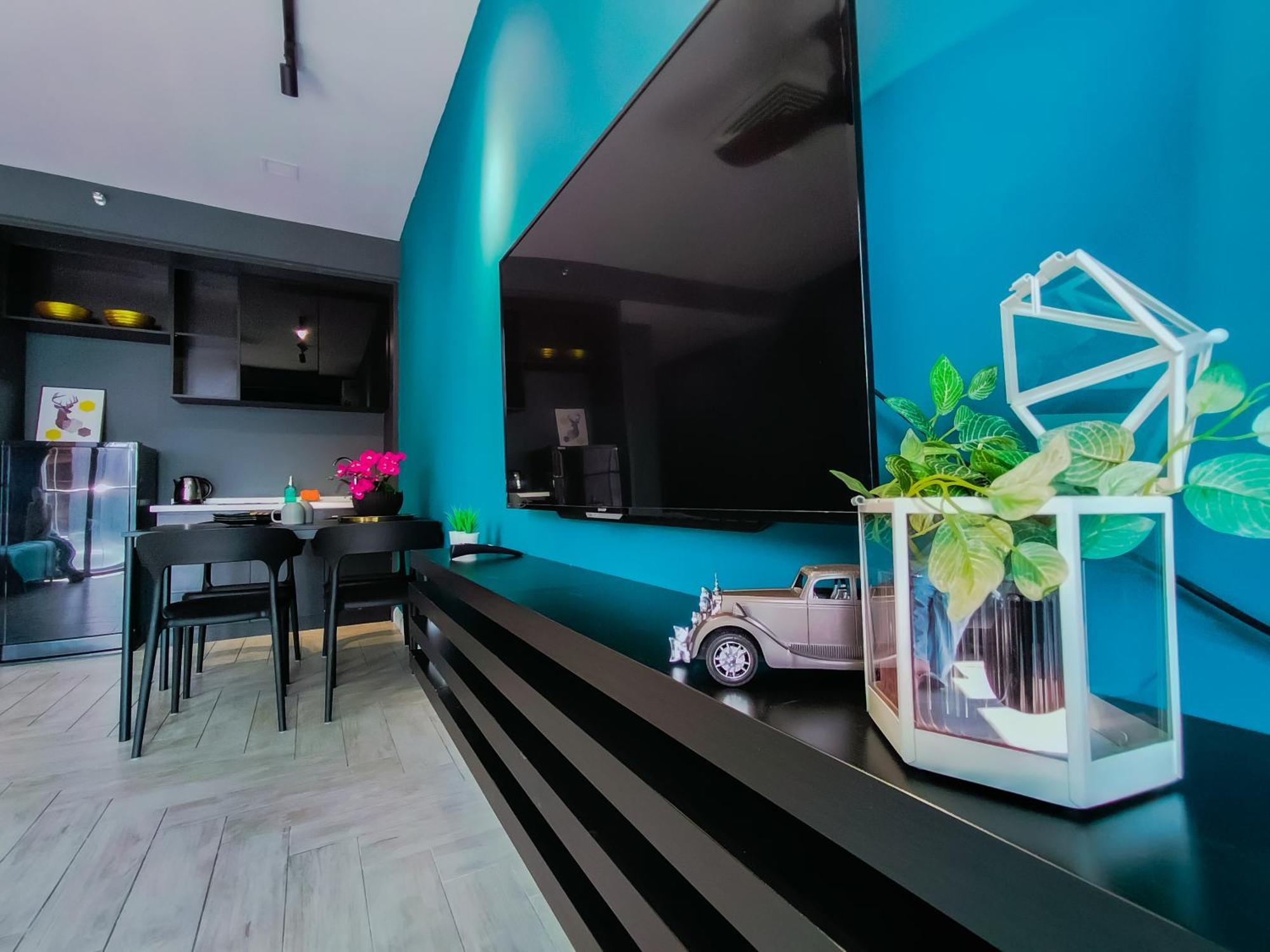 Empire Pj By Manhattan Group
