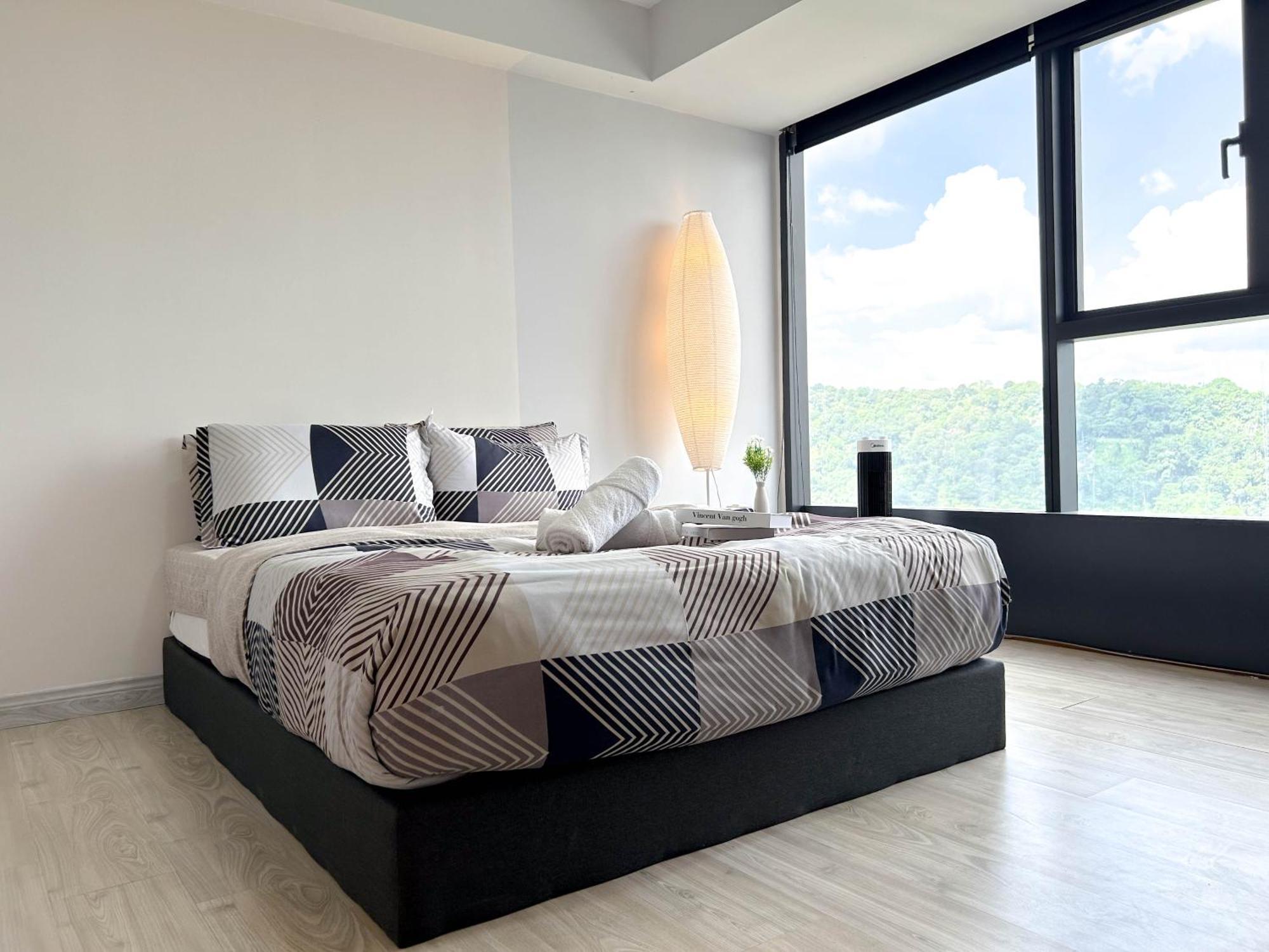Empire Pj By Manhattan Group *